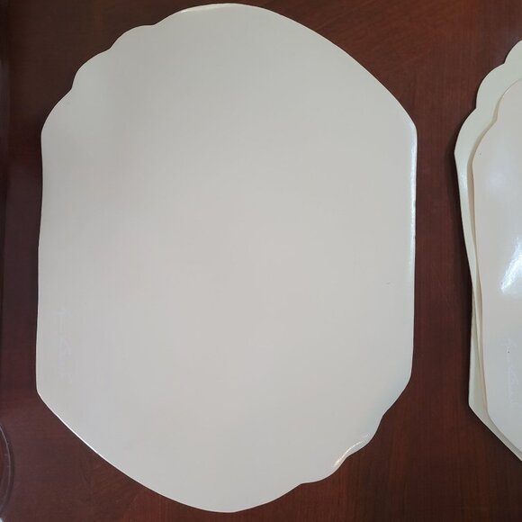 Set Of 6 Gloria Vanderbilt Ivory Scalloped Edge Melamine Oval Placemats 17" X 11 - Picture 3 of 6